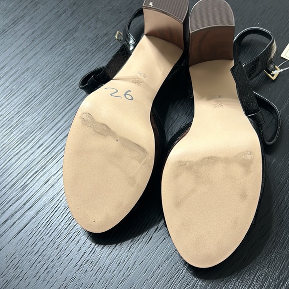 BCBGeneration size 8.5 black textured leather platform - Picture 6 of 6